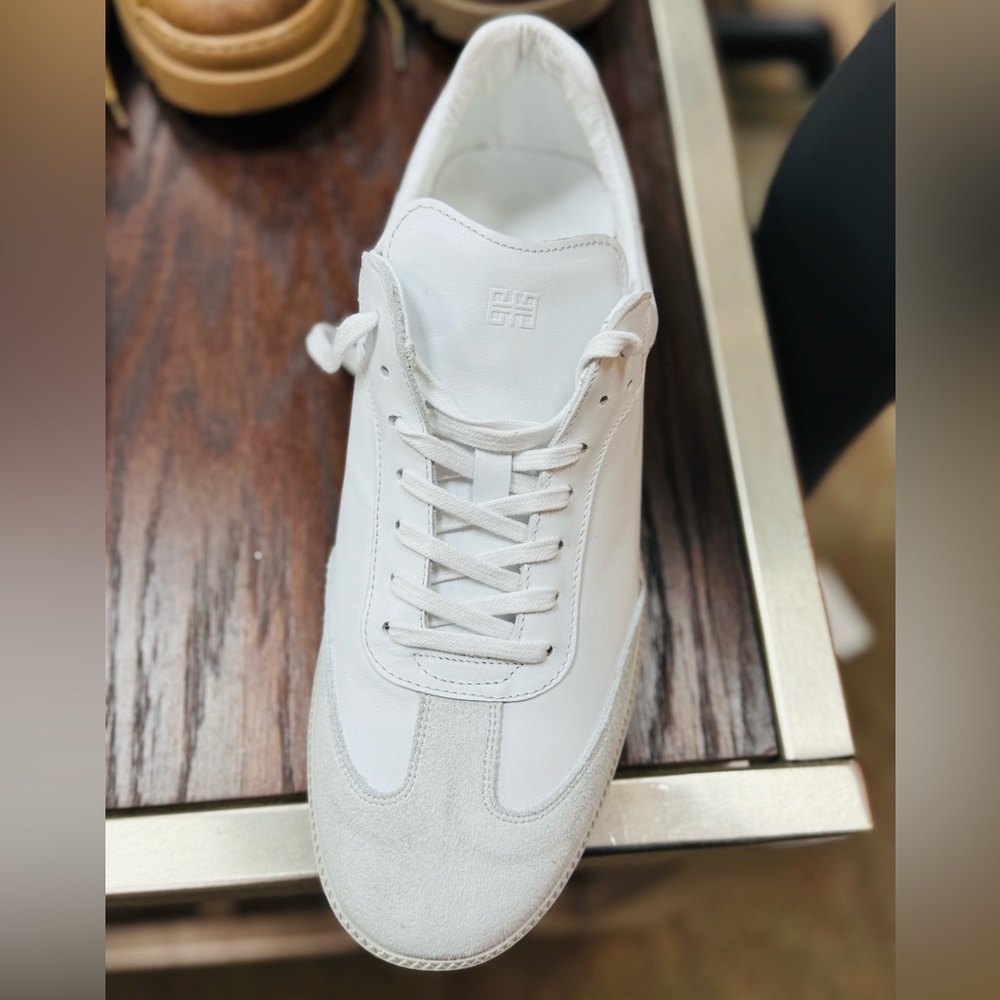 Cabani White Minimalist Sneakers
